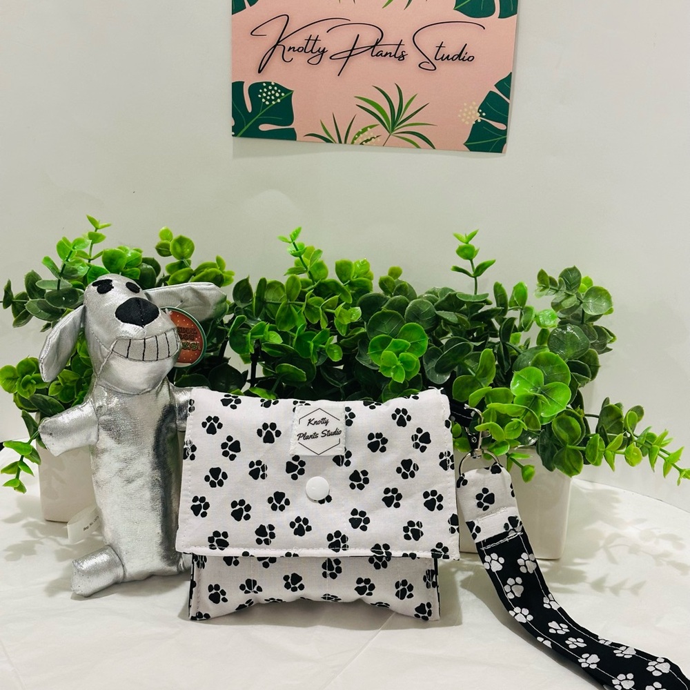 Knotty Plants Studio Dog Black and White Bag and Toy